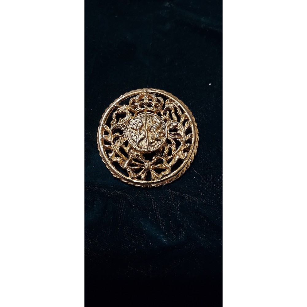 Vintage Signed Coro Gold Tone Brooch